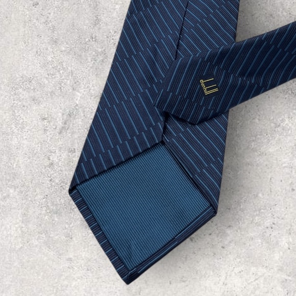 DUNHILL Navy/Blue Striped Silk LUXURY Tie ENGLAND - Picture 6 of 7